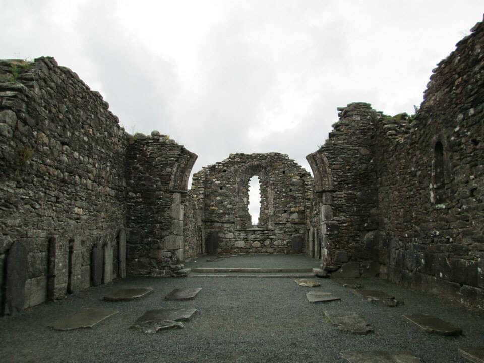 Glendaloughin luostari Irlannissa