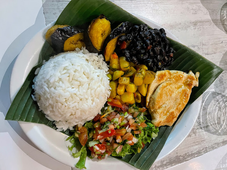 gluten-free Costa Rica casado lunch