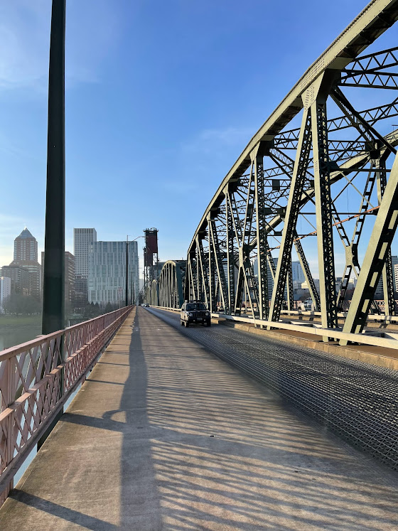 Hawthorne Bridge, Portland Oregon