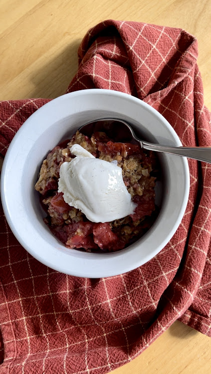 gluten-free crisp with strawberries and rhubarb