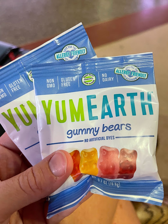 Yum Earth Gummy bears snack