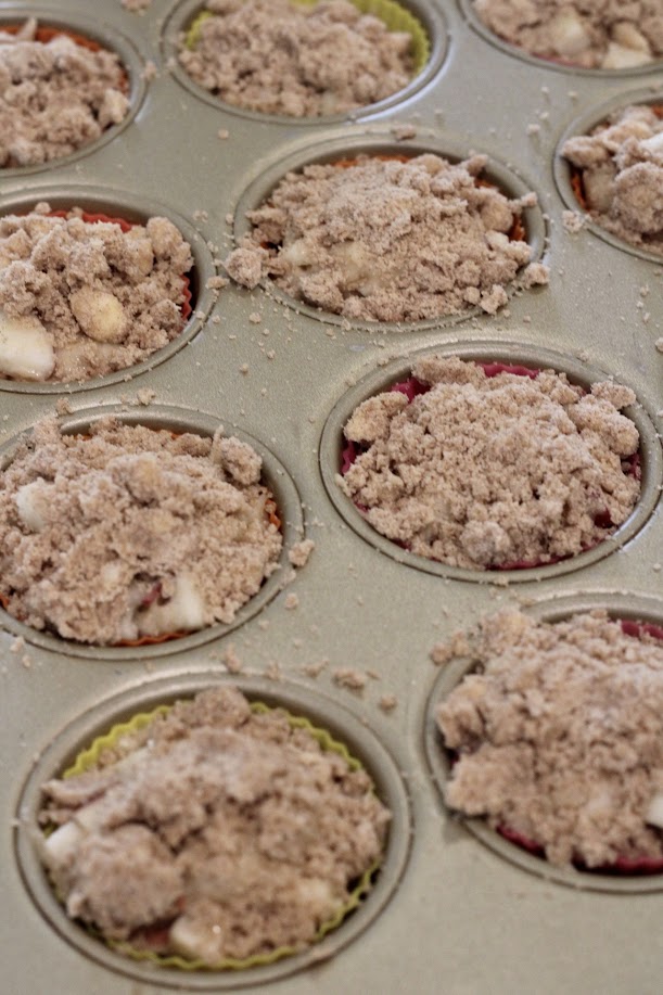 gluten-free apple muffins with streusel topping